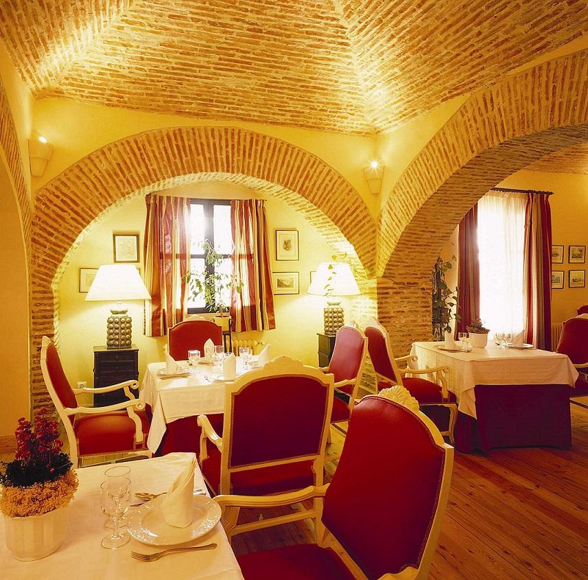 Posada Real Del Pinar Pozal de Gallinas Restaurant photo