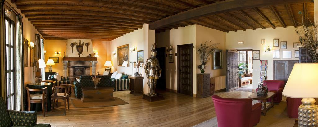 Posada Real Del Pinar Pozal de Gallinas Extérieur photo