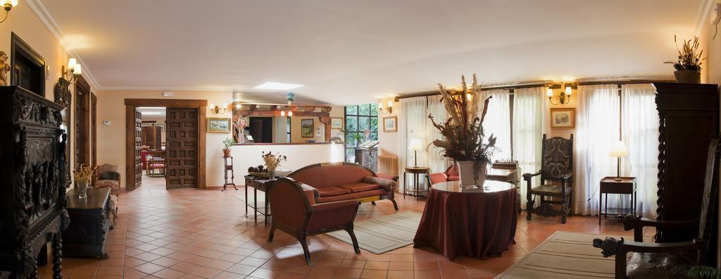 Posada Real Del Pinar Pozal de Gallinas Extérieur photo